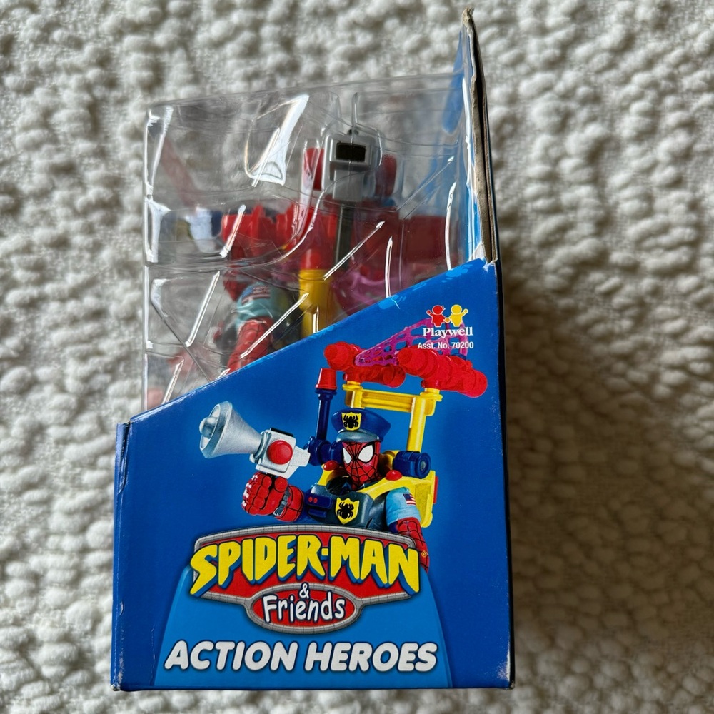 SpiderMan & Friends Police Officer Action Heroes with Web Net Projectile 2002 - Picture 2 of 7